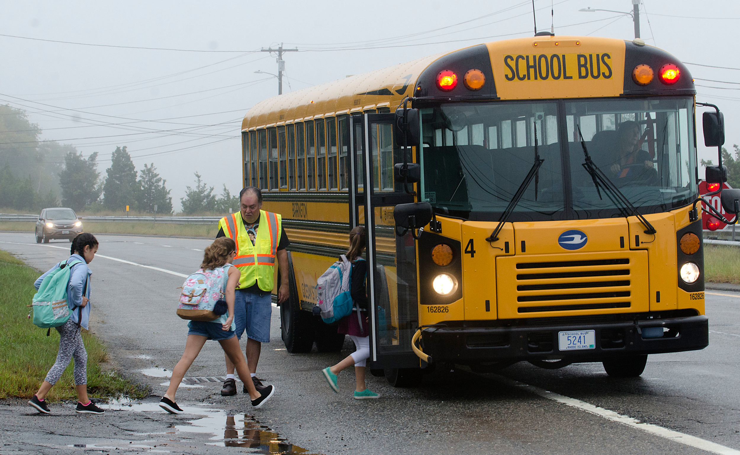 barrington-school-district-needs-bus-monitors-eastbayri-news